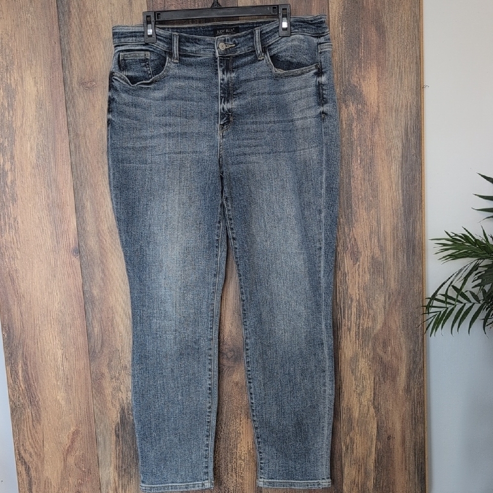 Judy Blue Boyfriend Fit Classic Blue Skinny Plus Size Jeans 15/32 - Picture 2 of 10